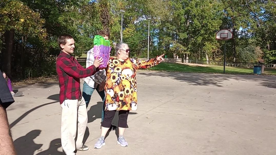 Sukkot 2023 Teen Pinata